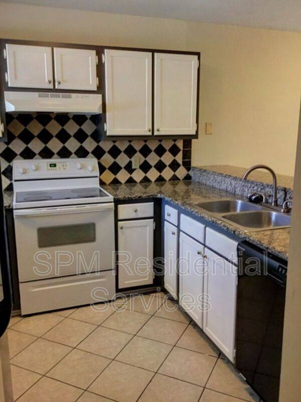 Townhouse for rent at 5116 Lampost Circle, Wilmington, NC 28403