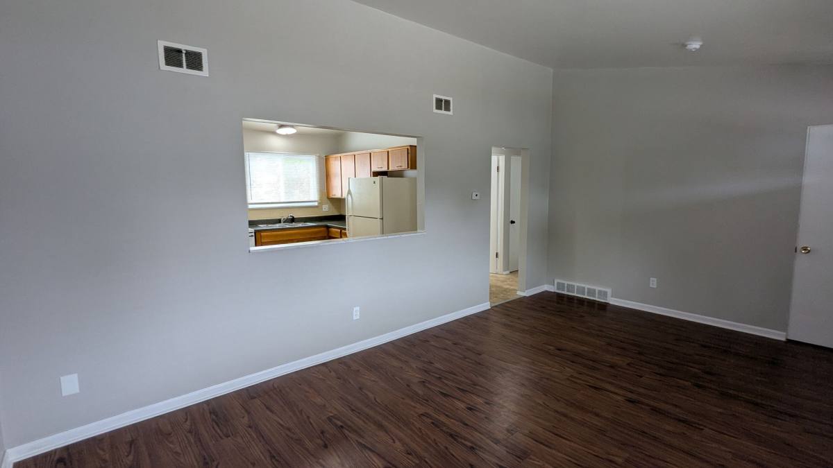 Apartment for rent at 509-515 Zahn Dr, Akron, OH 44313