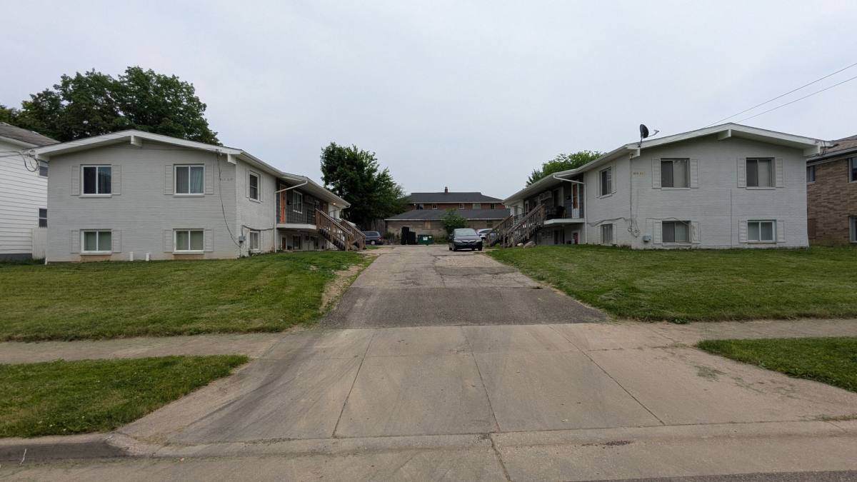 Apartment for rent at 509-515 Zahn Dr, Akron, OH 44313