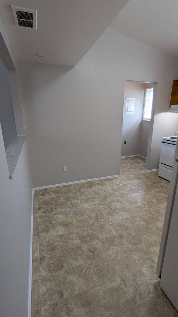 Apartment for rent at 509-515 Zahn Dr, Akron, OH 44313