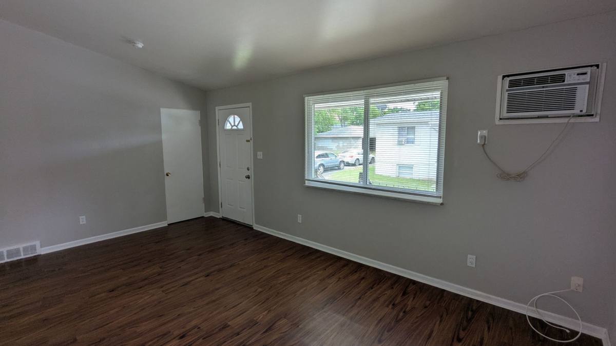 Apartment for rent at 509-515 Zahn Dr, Akron, OH 44313