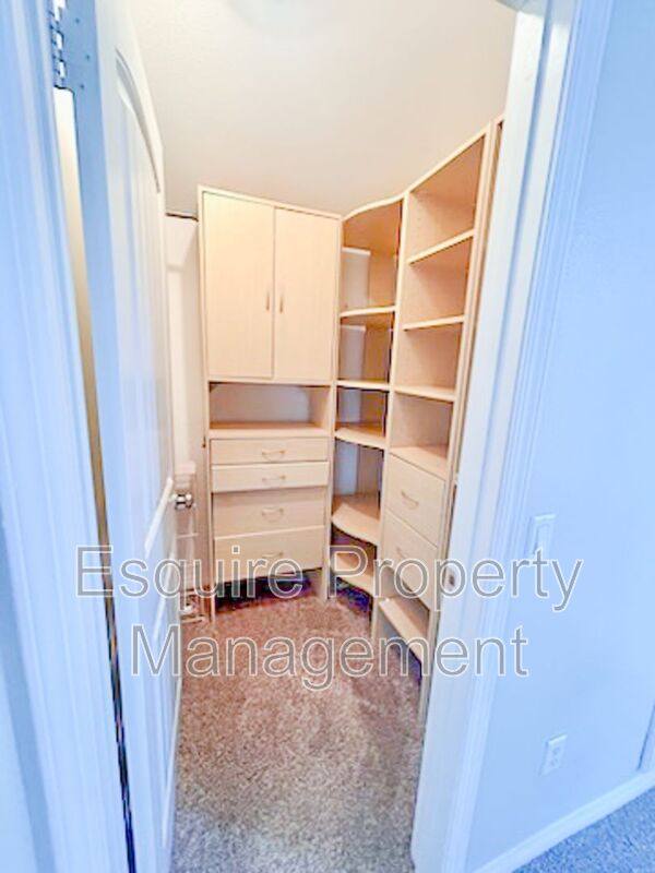 Apartment for rent at 530 Owens River Dr, Oxnard, CA 93036