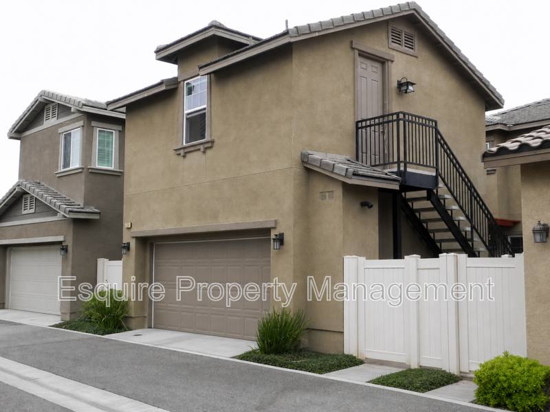 Apartment for rent at 530 Owens River Dr, Oxnard, CA 93036