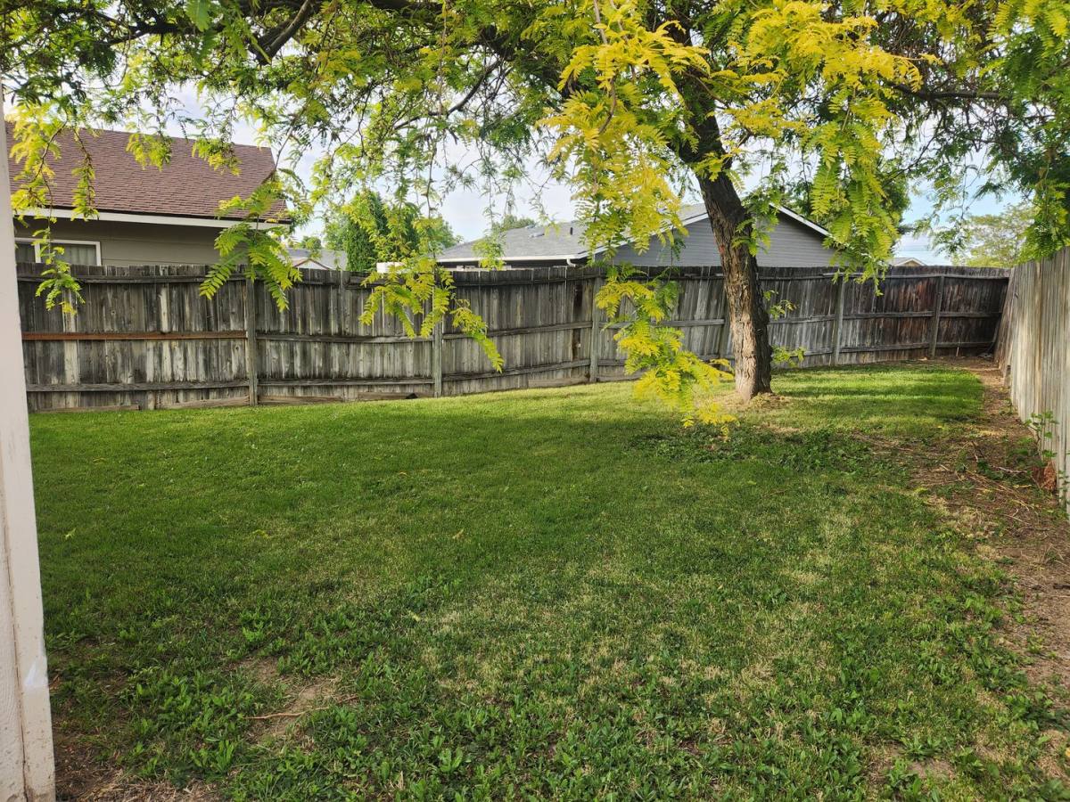 Apartment for rent at 509 511 S, Selah, WA 98942
