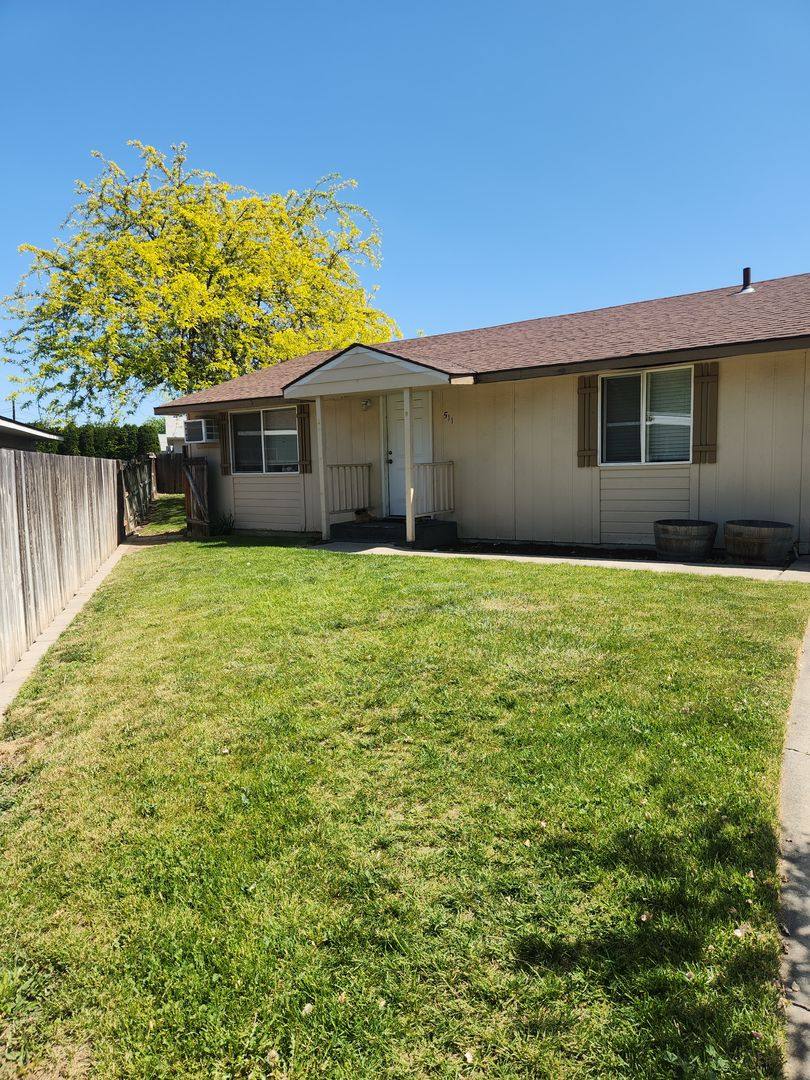 Apartment for rent at 509 511 S, Selah, WA 98942