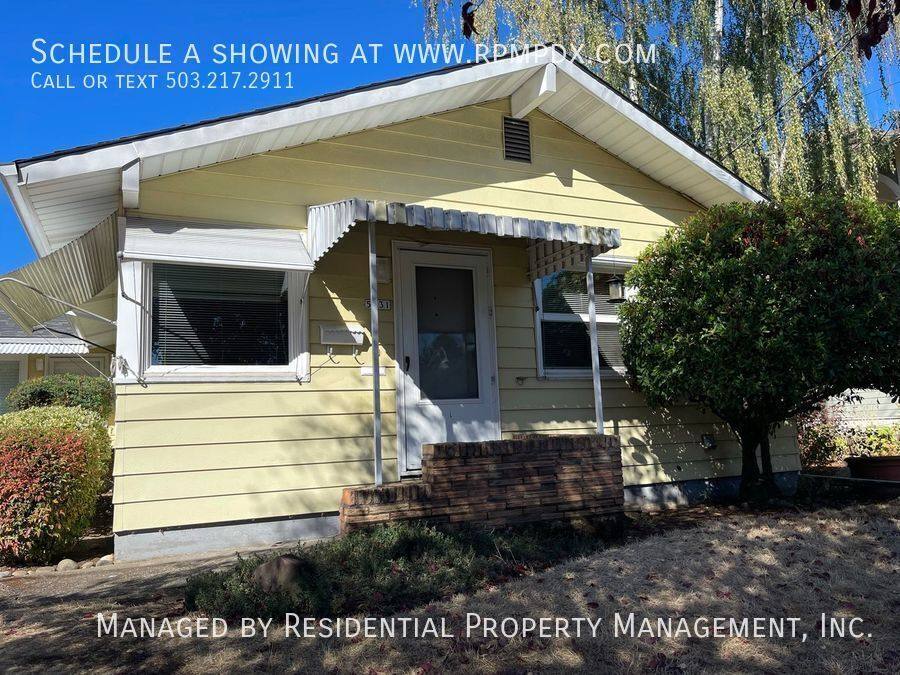Townhouse for rent at 5231 NE Hasslo St, Portland, OR 97213