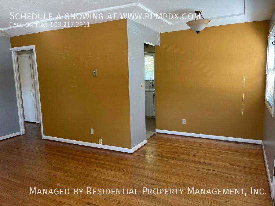 Townhouse for rent at 5231 NE Hasslo St, Portland, OR 97213