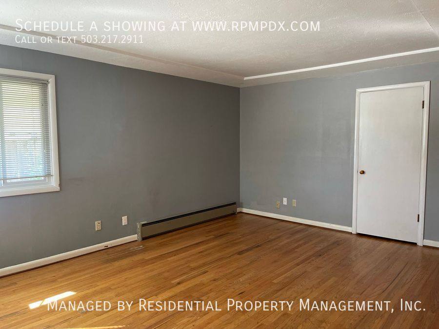 Townhouse for rent at 5231 NE Hasslo St, Portland, OR 97213