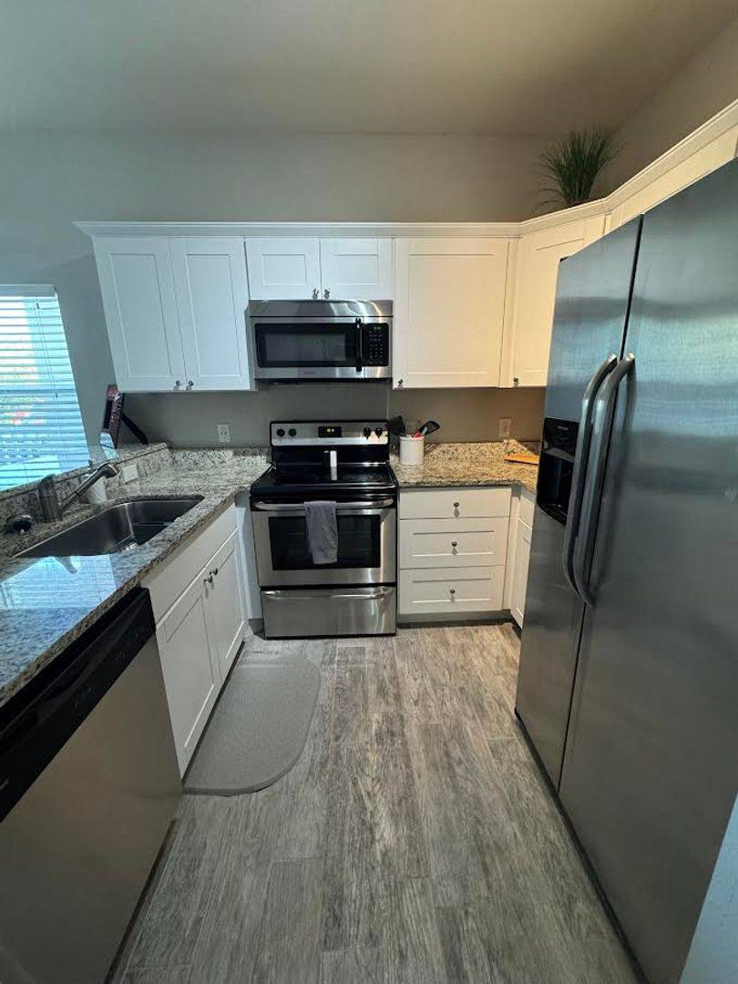 Apartment for rent at 301 W Henry St, Punta Gorda, FL 33950