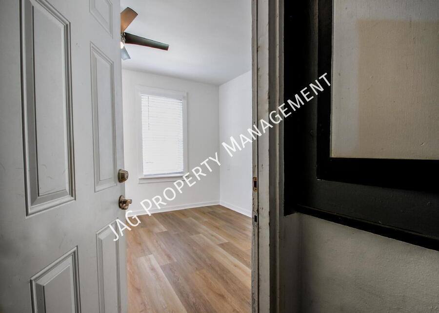 Apartment for rent at 2892 College St 2892-2, Jacksonville, FL 32205