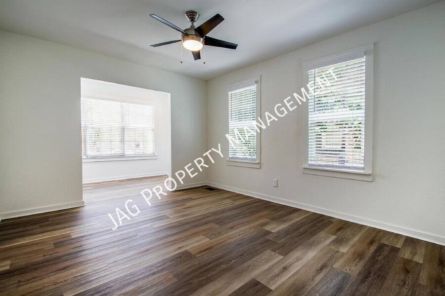 Apartment for rent at 2892 College St 2892-2, Jacksonville, FL 32205