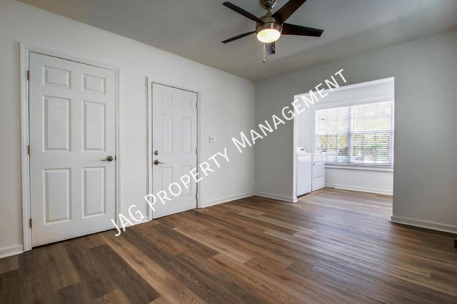 Apartment for rent at 2892 College St 2892-2, Jacksonville, FL 32205