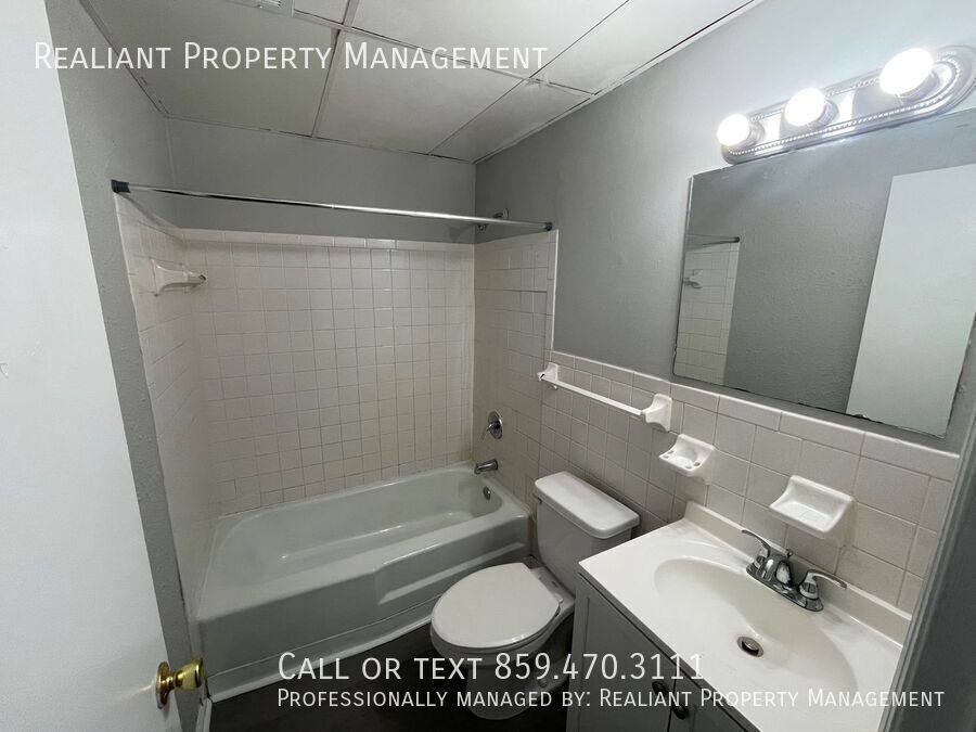 Apartment for rent at 208 Lakeshore Dr #19, Lexington, KY 40502