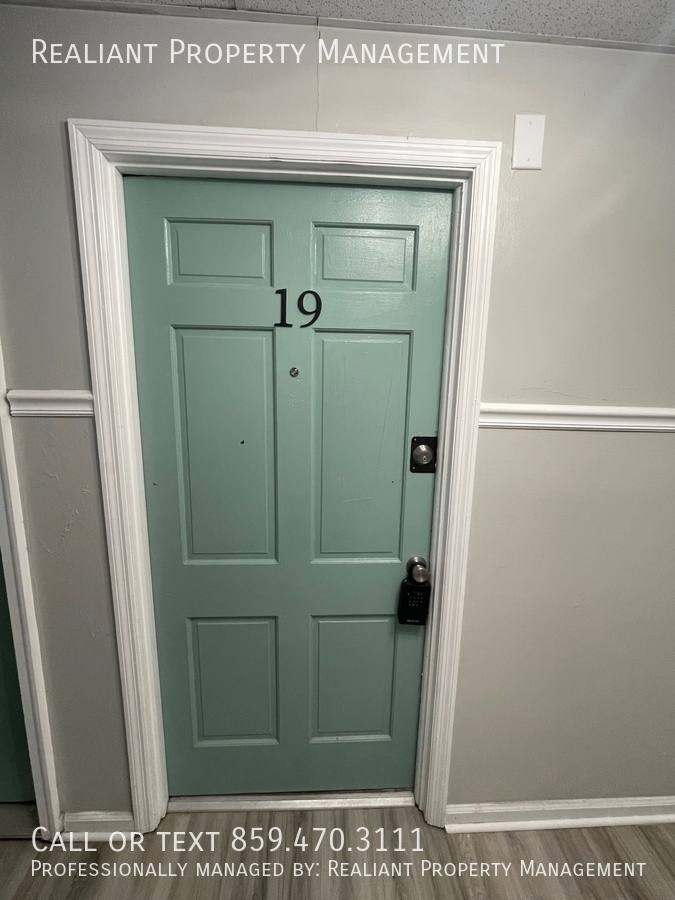 Apartment for rent at 208 Lakeshore Dr #19, Lexington, KY 40502
