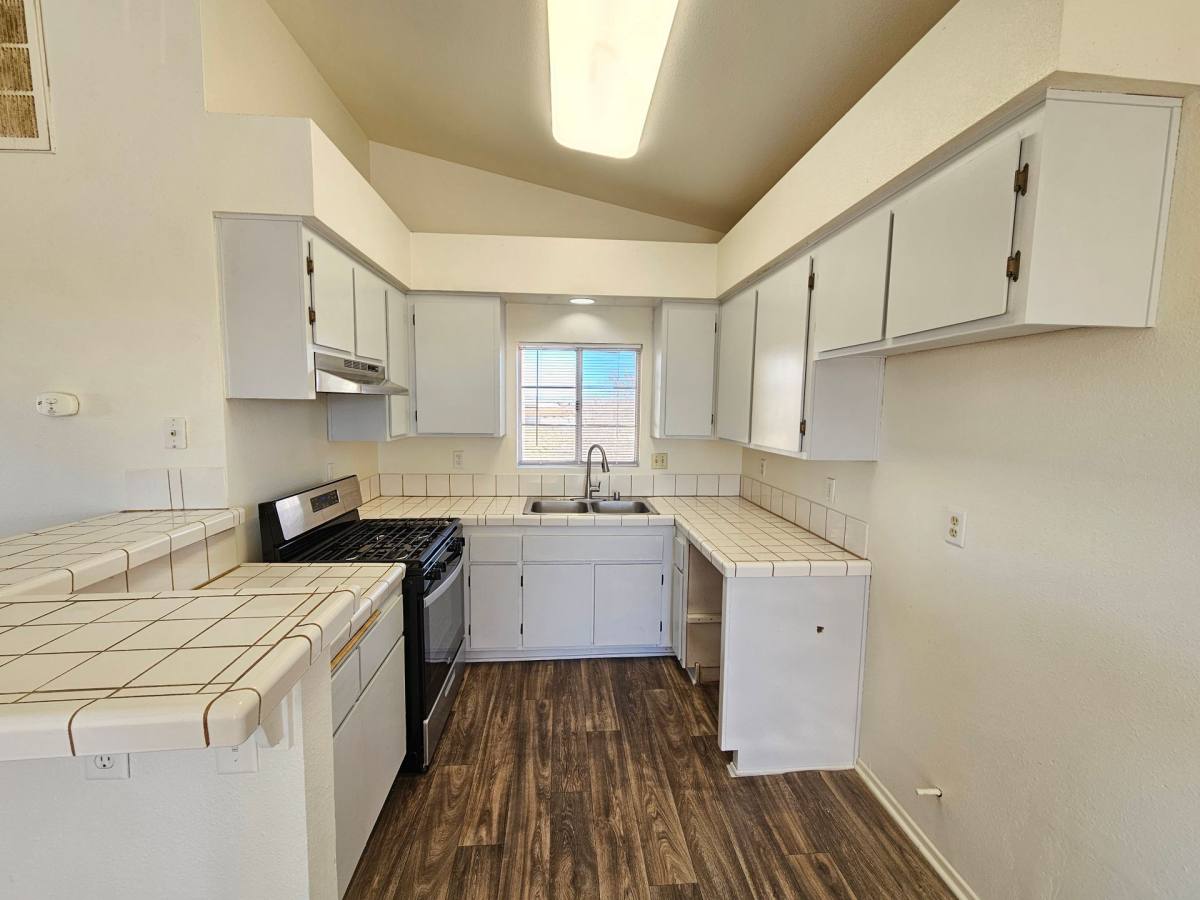 Townhouse for rent at 21411 Hacienda Blvd, California City, CA 93505