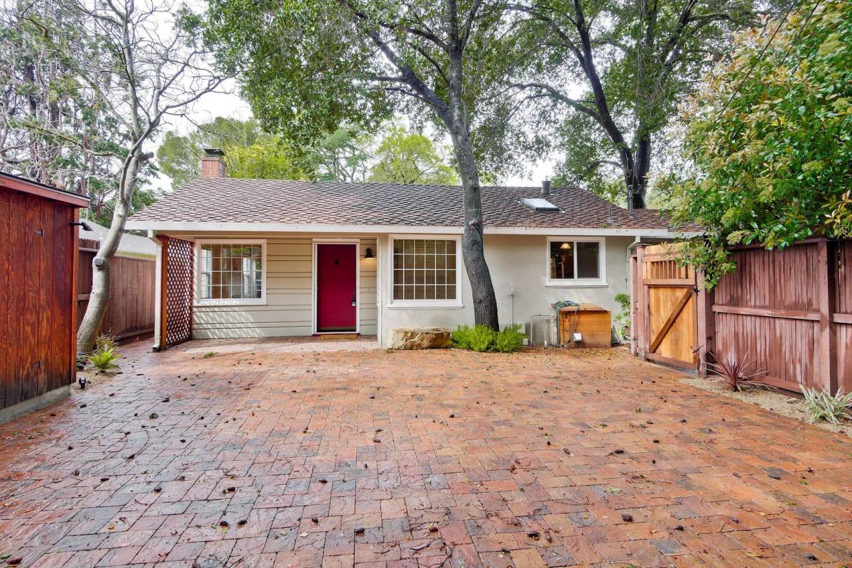 House for rent at 832 Los Robles Ave, Palo Alto, CA 94306
