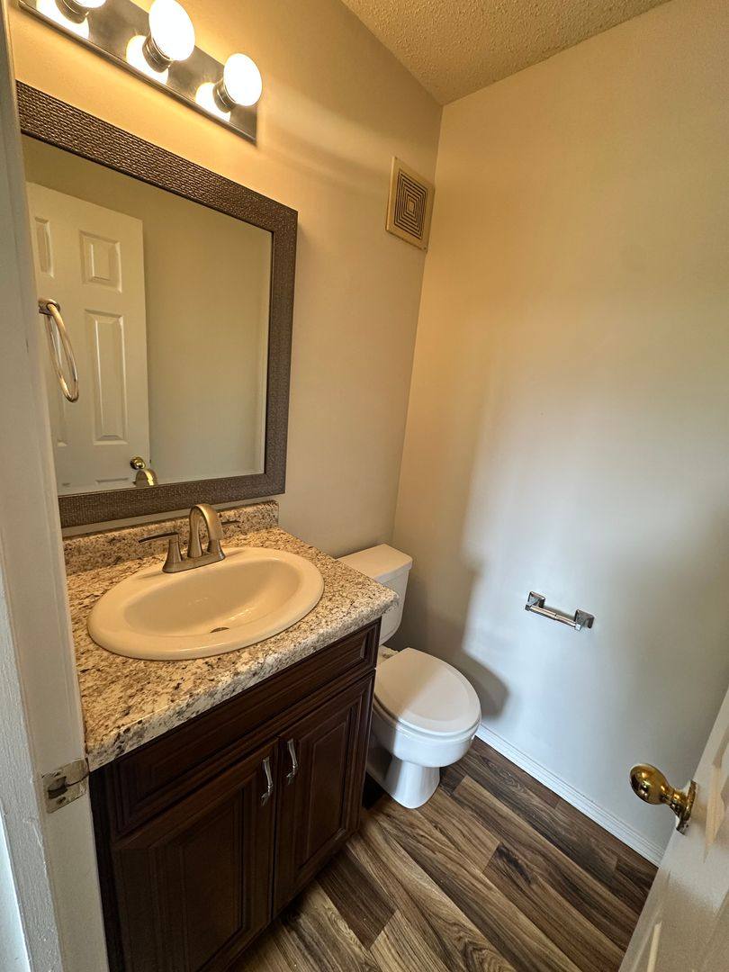 Townhouse for rent at 1707 E Walnut Lawn St, Springfield, MO 65804