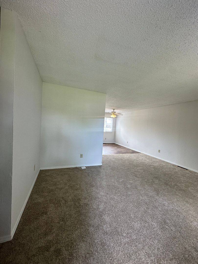 Townhouse for rent at 1707 E Walnut Lawn St, Springfield, MO 65804