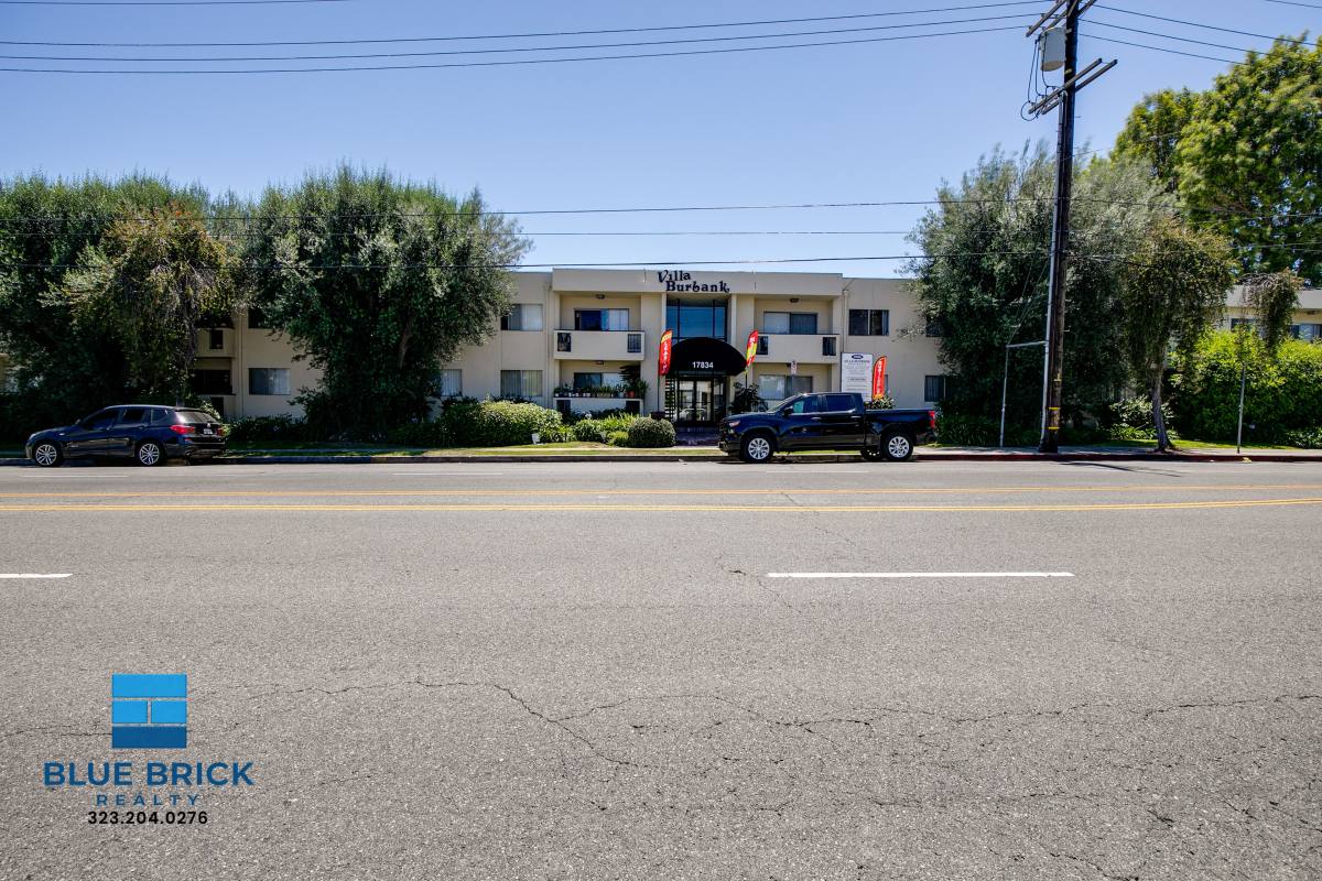 Apartment for rent at 17834 Burbank Blvd #101, Encino, CA 91316