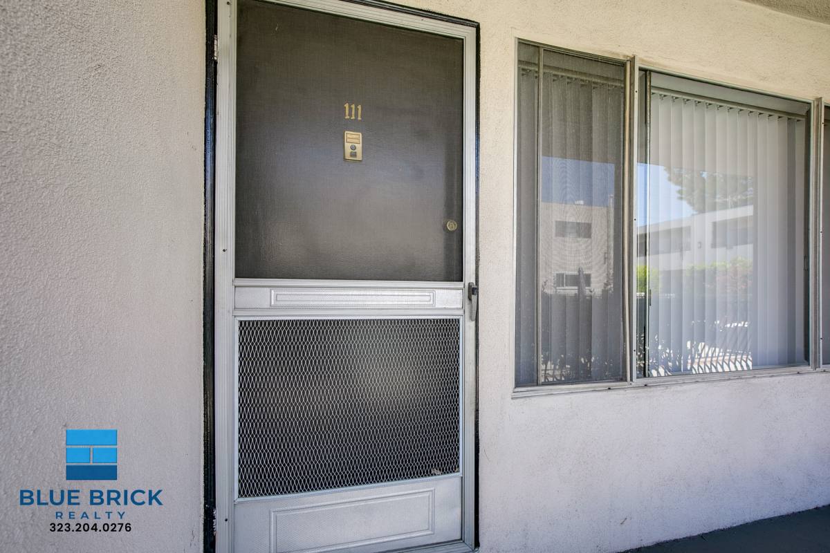 Apartment for rent at 17834 Burbank Blvd #101, Encino, CA 91316