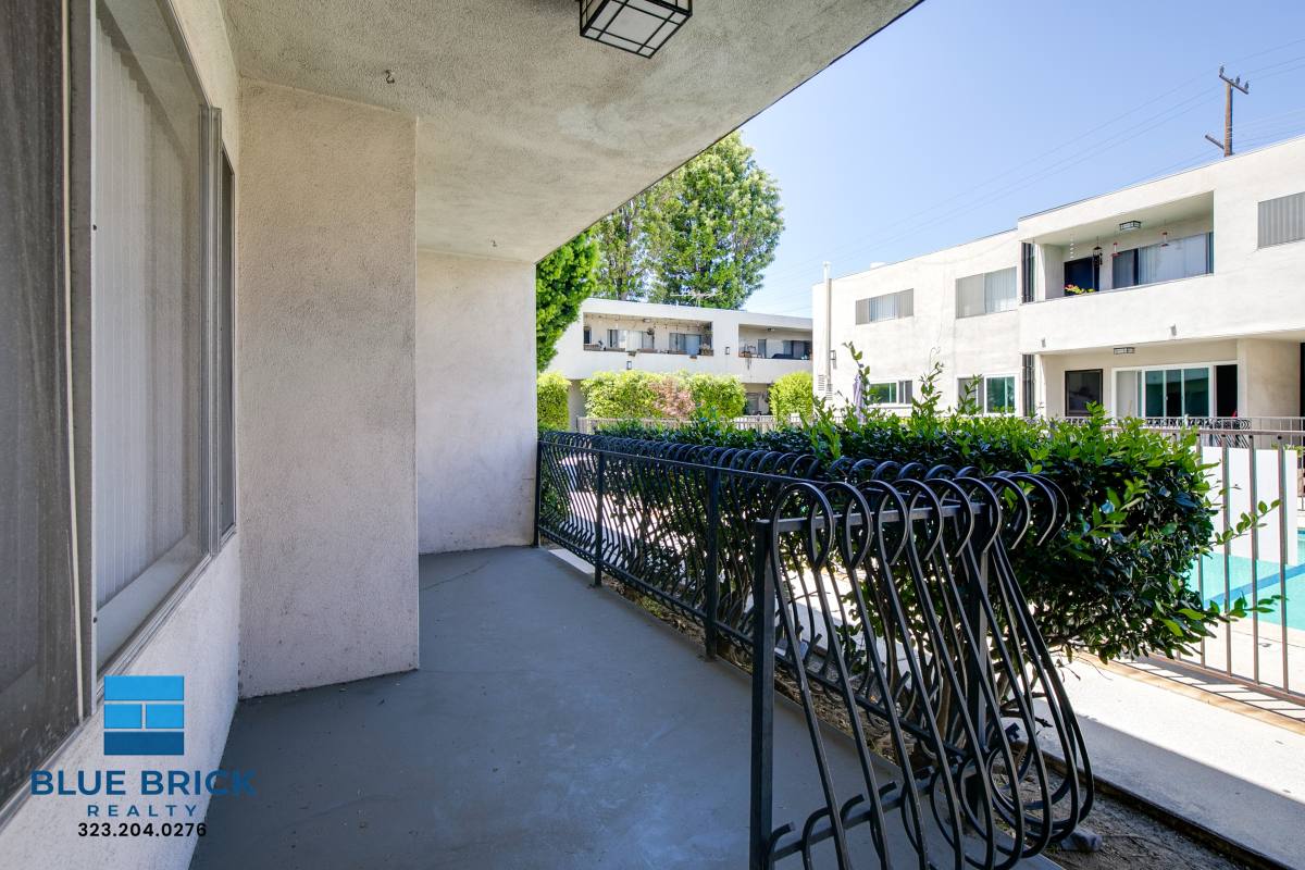 Apartment for rent at 17834 Burbank Blvd #101, Encino, CA 91316