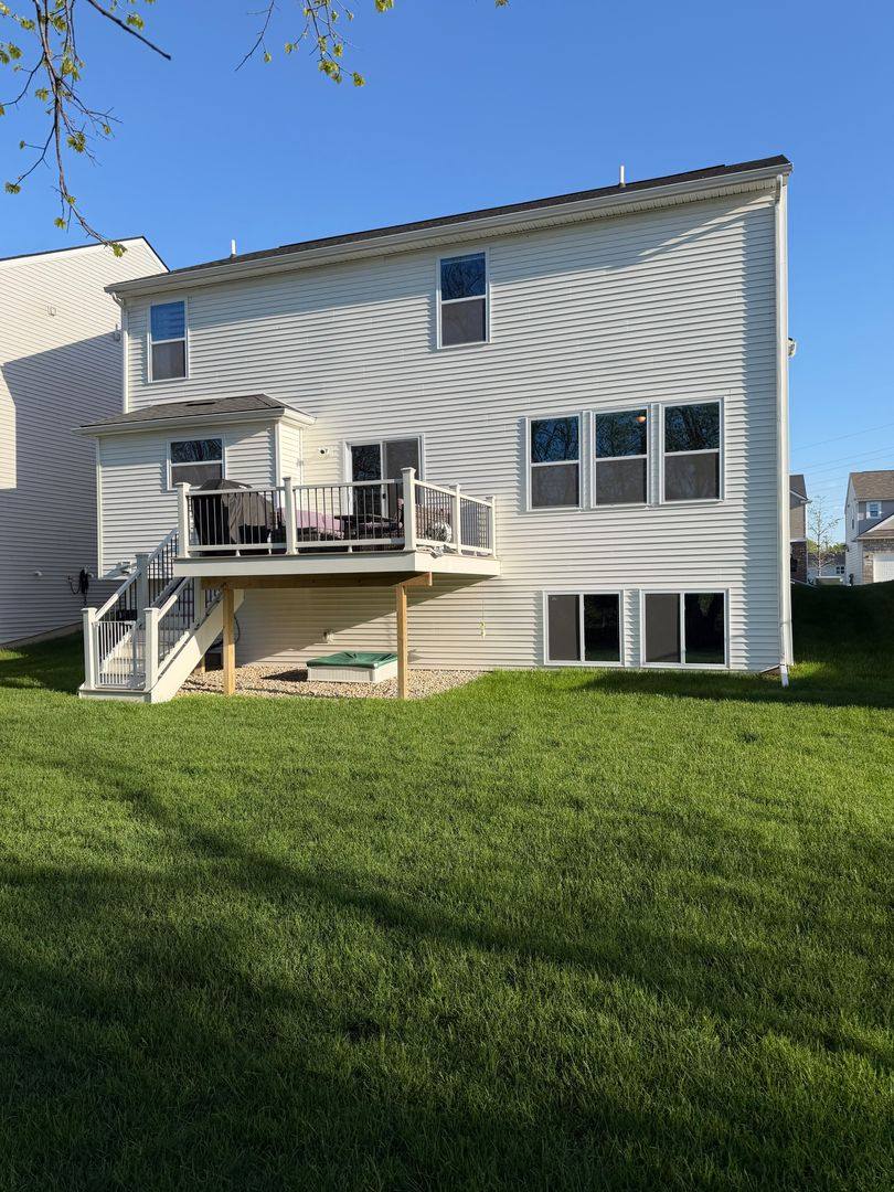 House for rent at 9463 White Tail Dr, Ypsilanti, MI 48197