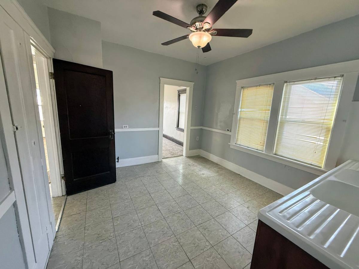 Apartment for rent at 951 Royal Rd, Cleveland, OH 44110