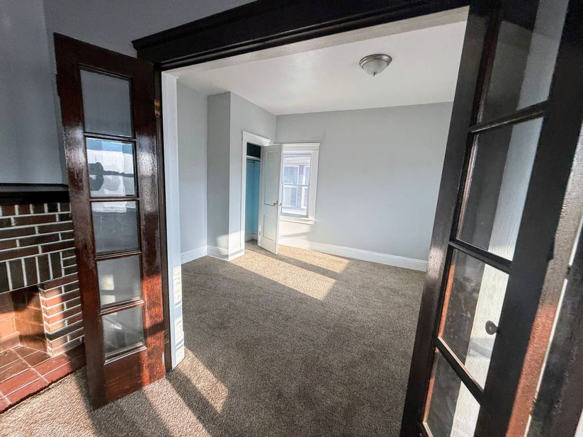 Apartment for rent at 951 Royal Rd, Cleveland, OH 44110