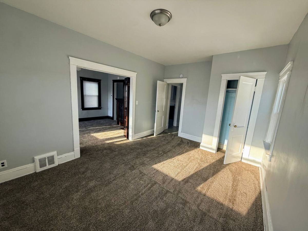 Apartment for rent at 951 Royal Rd, Cleveland, OH 44110