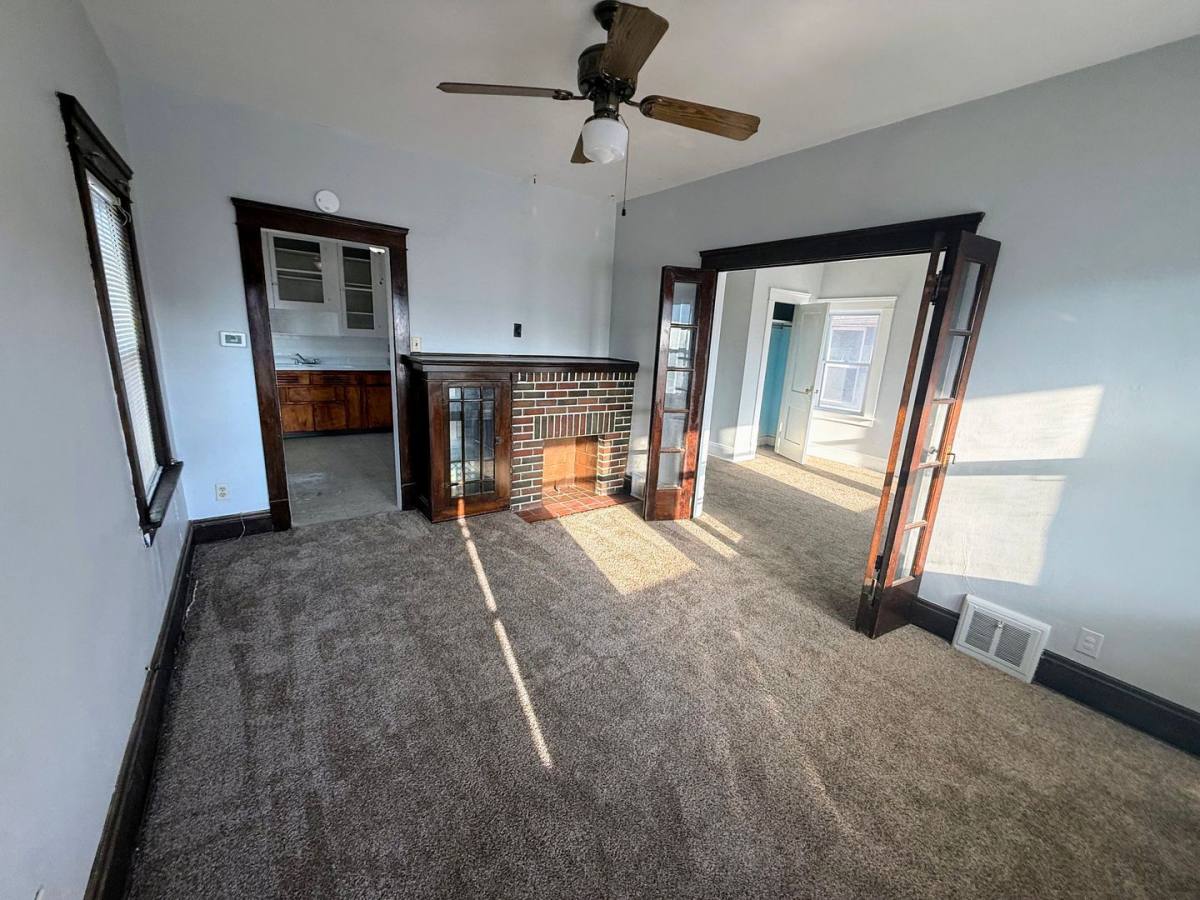 Apartment for rent at 951 Royal Rd, Cleveland, OH 44110