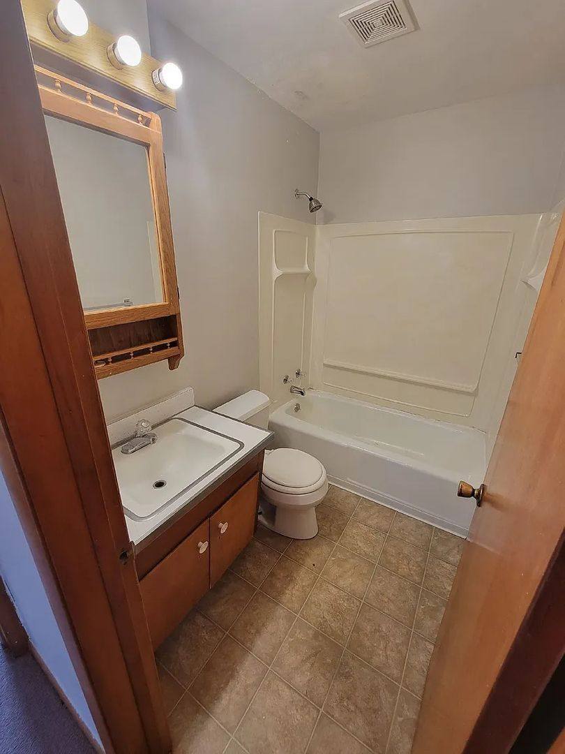 Apartment for rent at 335 E Elder St, Dike, IA 50624