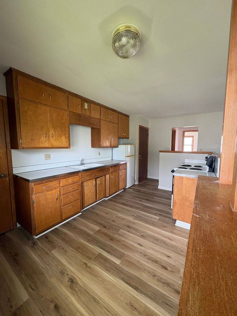 Apartment for rent at 335 E Elder St, Dike, IA 50624