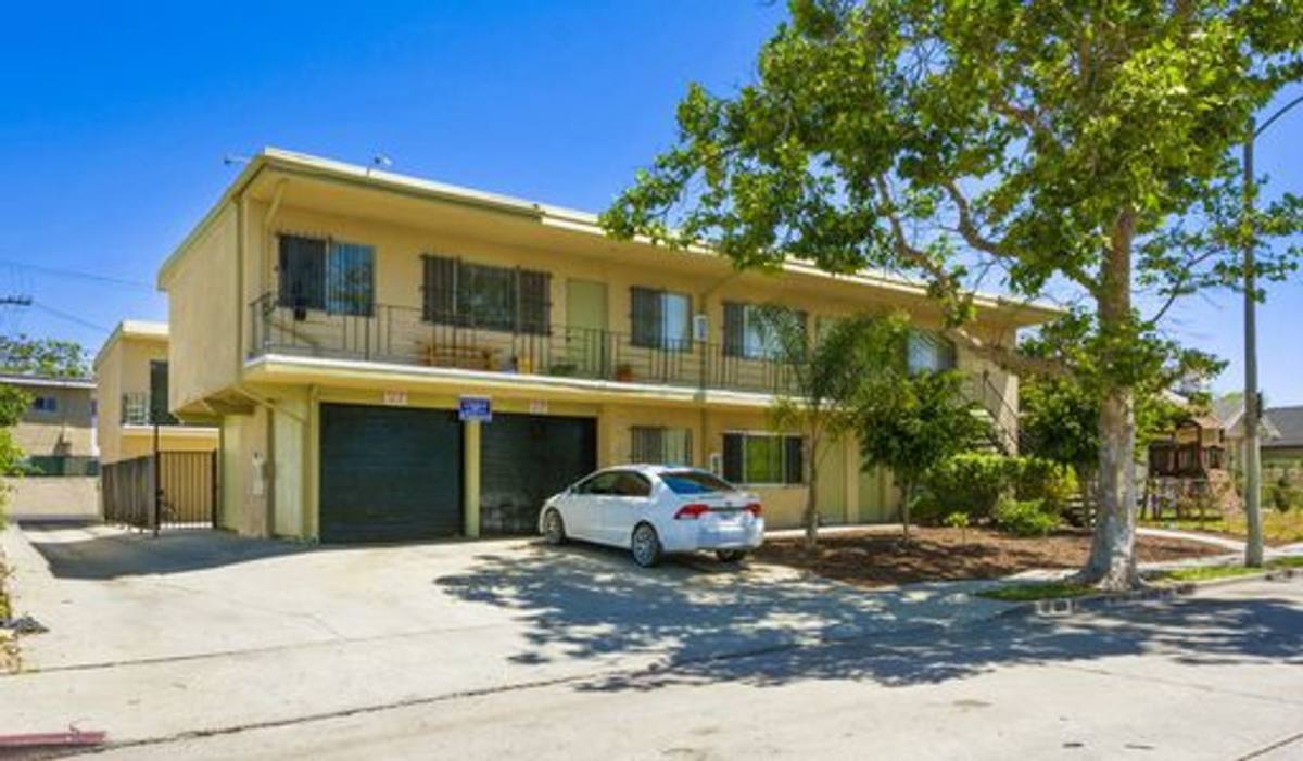 Apartment for rent at 5475 Homeside Ave, Los Angeles, CA 90016