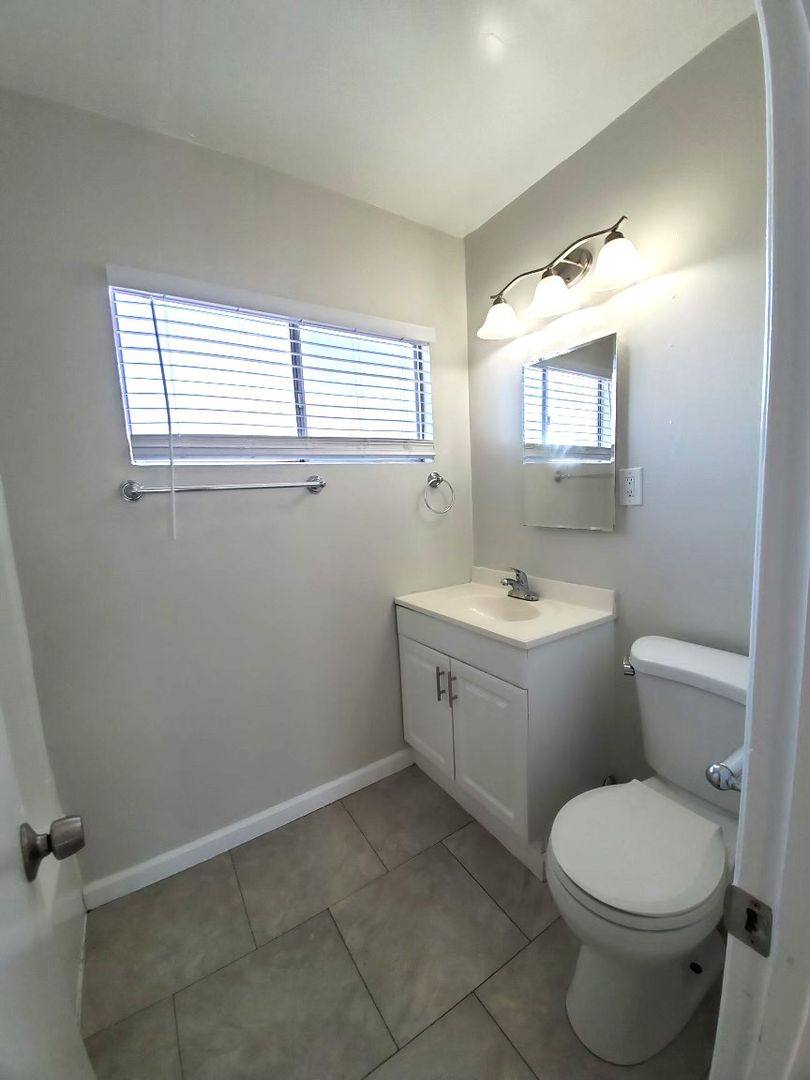 Apartment for rent at 5475 Homeside Ave, Los Angeles, CA 90016