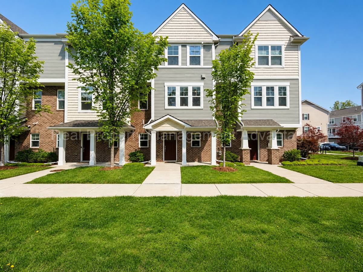 Townhouse for rent at 547 Parkside Way, Ferndale, MI 48220