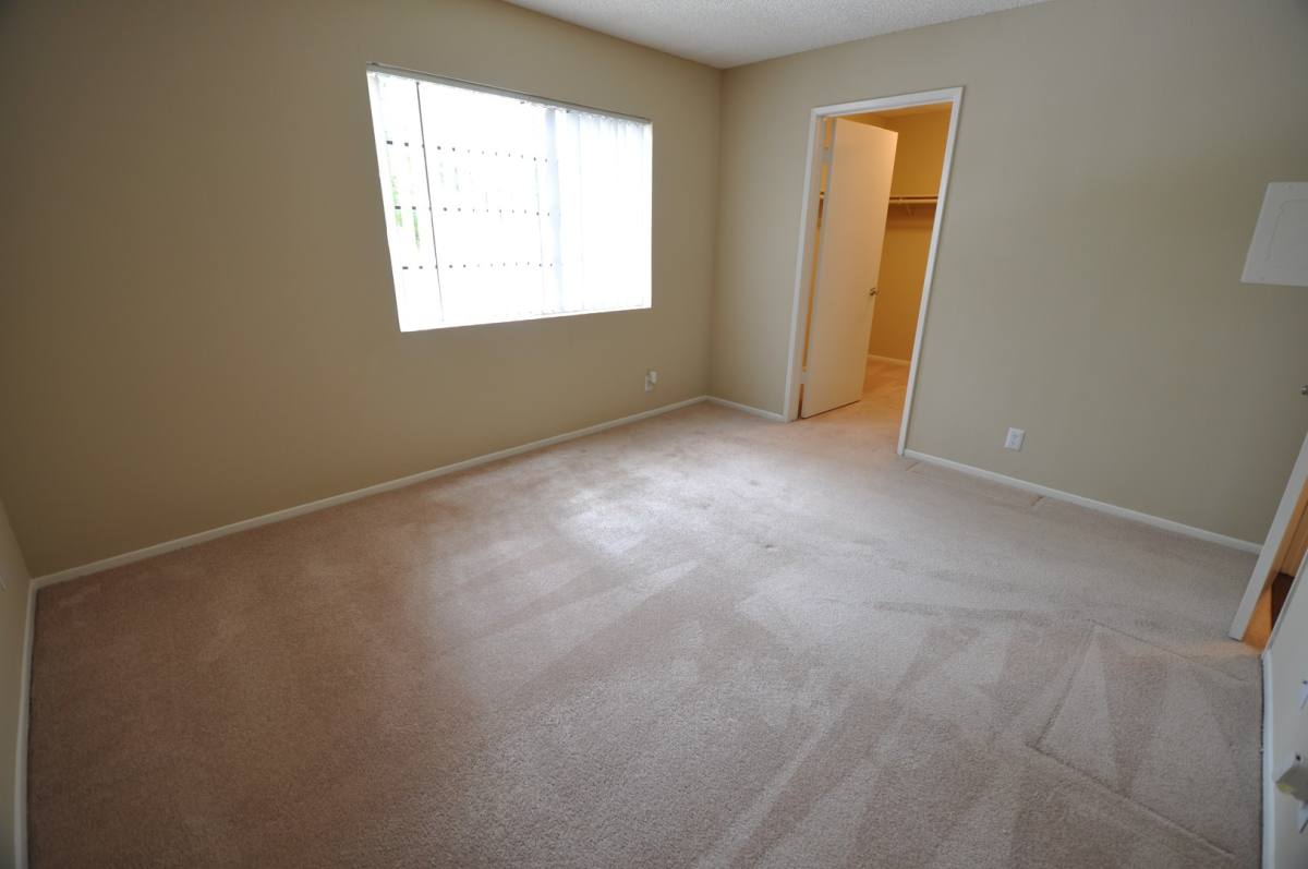 Apartment for rent at 11225 Huston St, North Hollywood, CA 91601