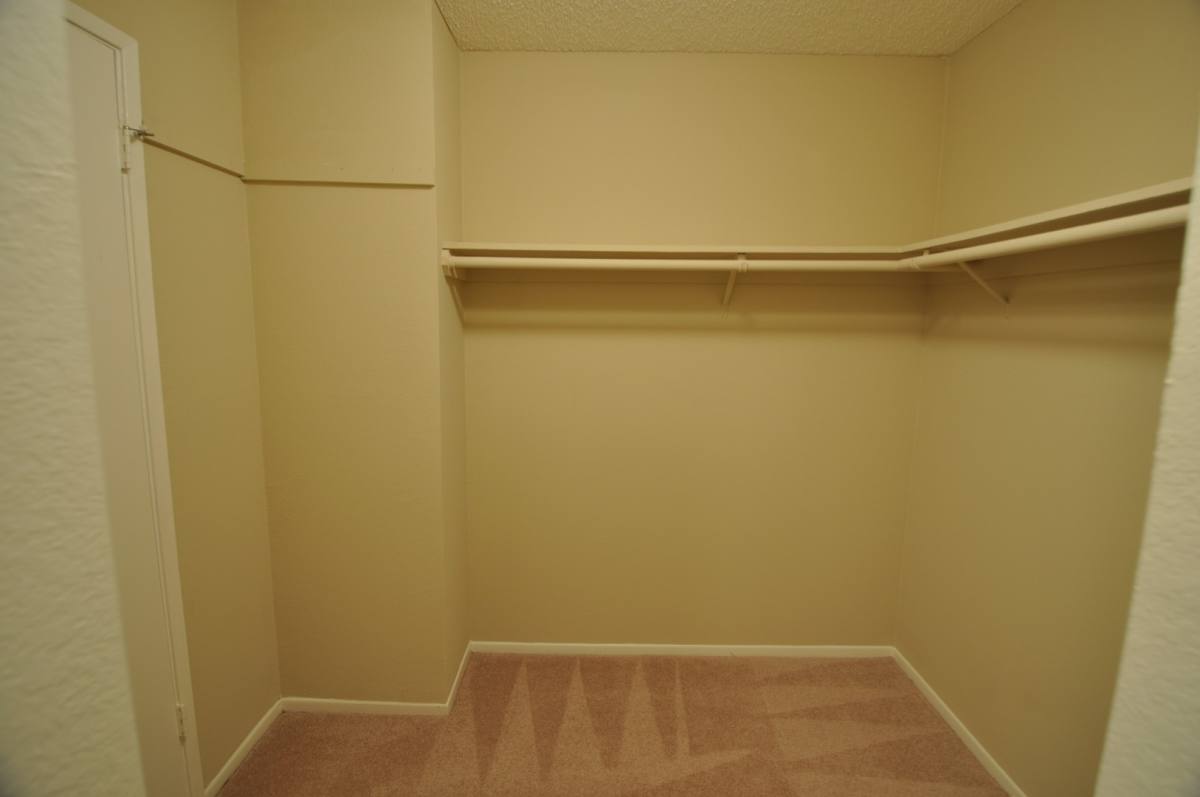 Apartment for rent at 11225 Huston St, North Hollywood, CA 91601