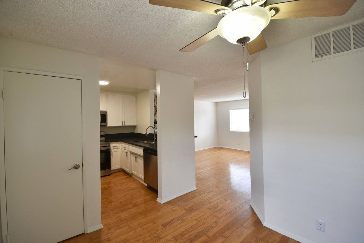 Apartment for rent at 12249 Oxnard St, North Hollywood, CA 91606