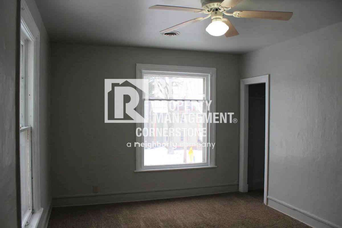 Apartment for rent at 709 W Willard St, Kalamazoo, MI 49007