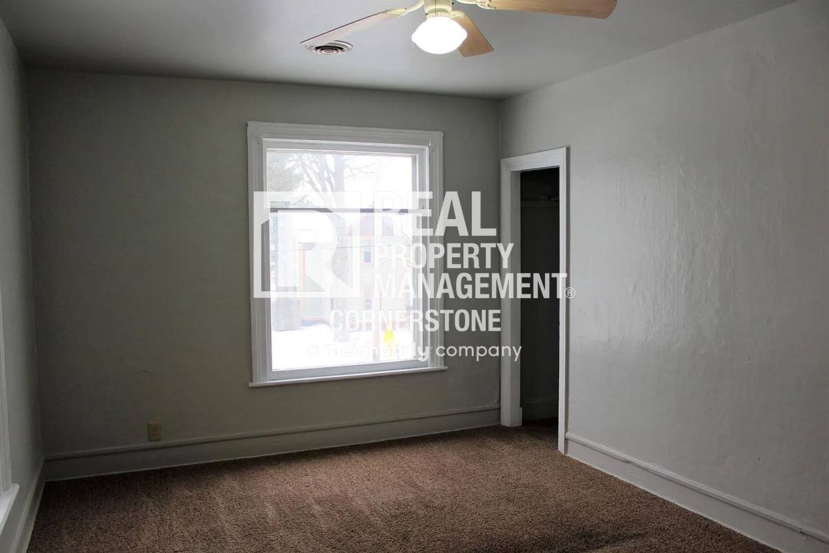 Apartment for rent at 709 W Willard St, Kalamazoo, MI 49007