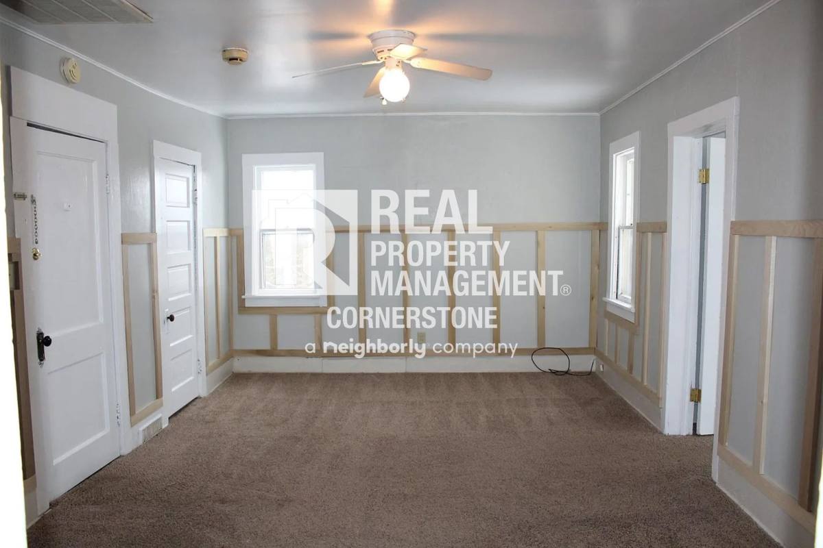 Apartment for rent at 709 W Willard St, Kalamazoo, MI 49007