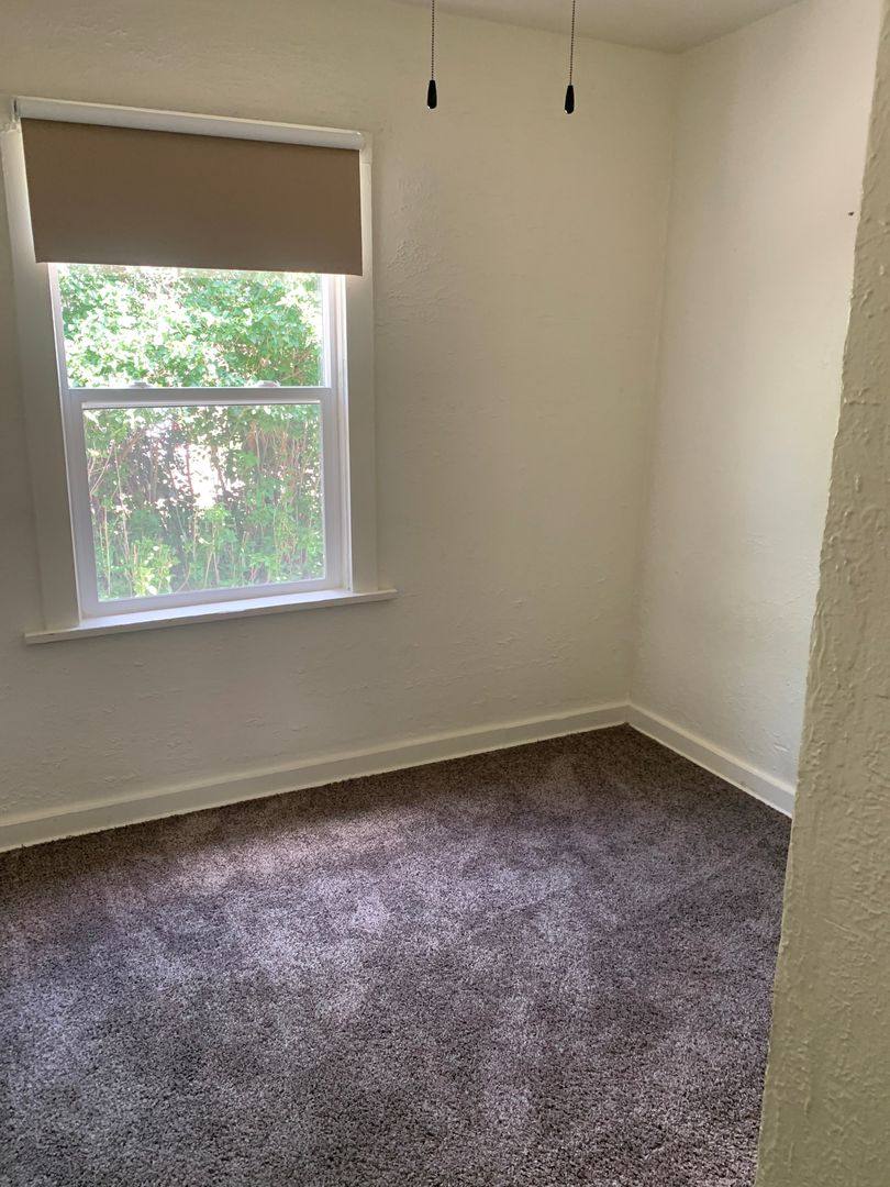 House for rent at 1144 Homedale Rd, Klamath Falls, OR 97603