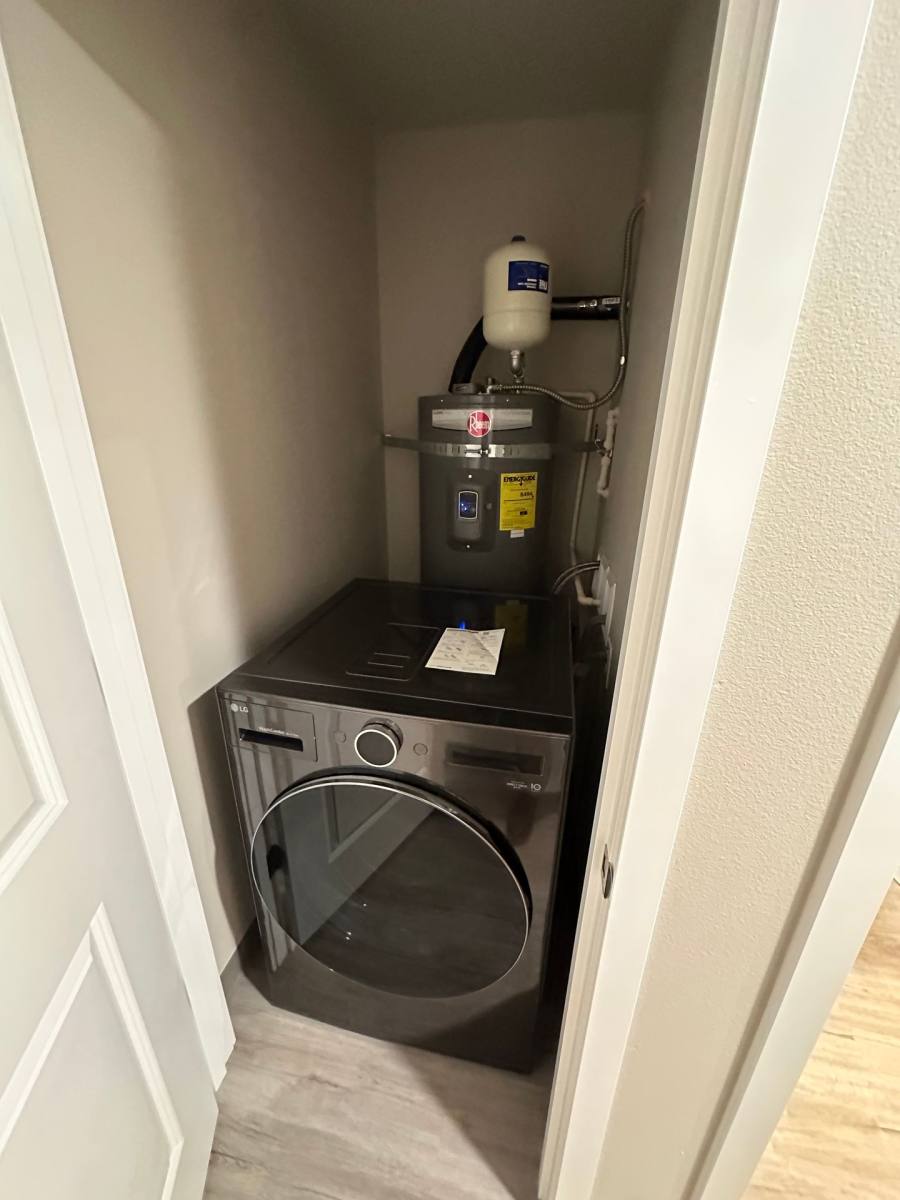 Apartment for rent at 7904 Pacific Ave, Tacoma, WA 98408