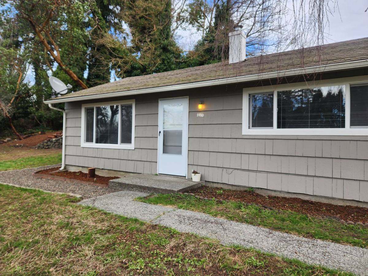 House for rent at 1610 E 31st St, Bremerton, WA 98310