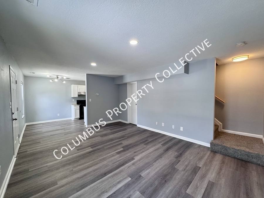 Townhouse for rent at 3287 E Mound St, Columbus, OH 43227