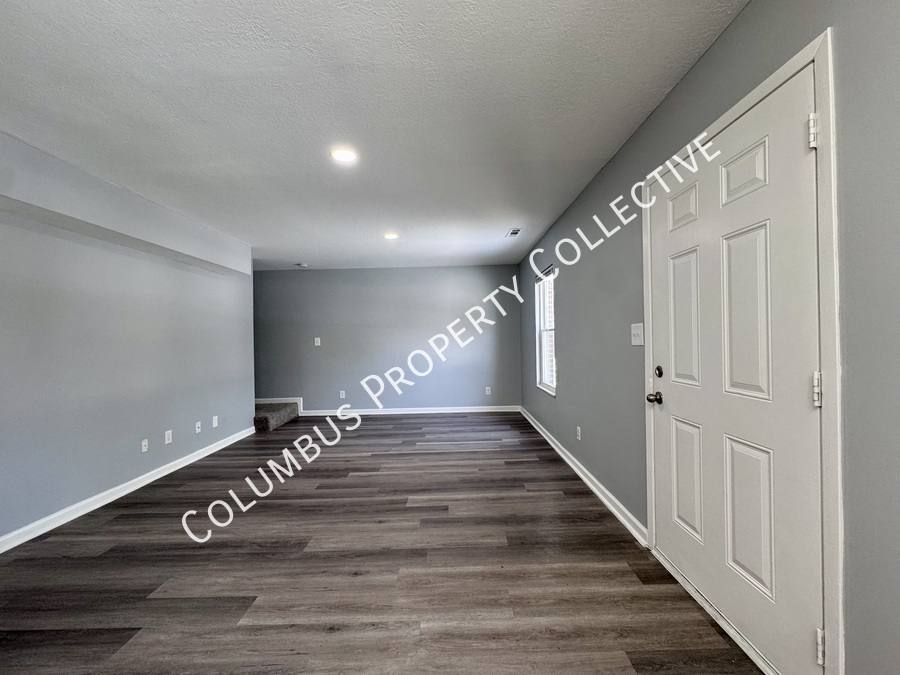 Townhouse for rent at 3287 E Mound St, Columbus, OH 43227