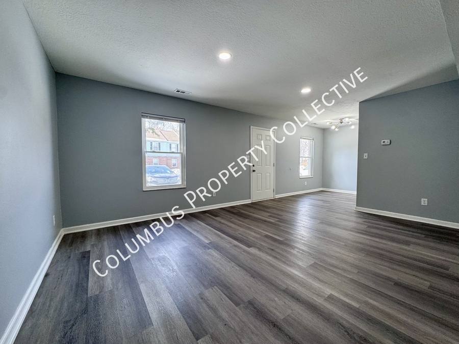 Townhouse for rent at 3287 E Mound St, Columbus, OH 43227
