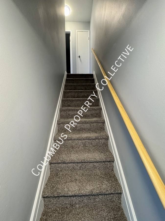 Townhouse for rent at 3287 E Mound St, Columbus, OH 43227