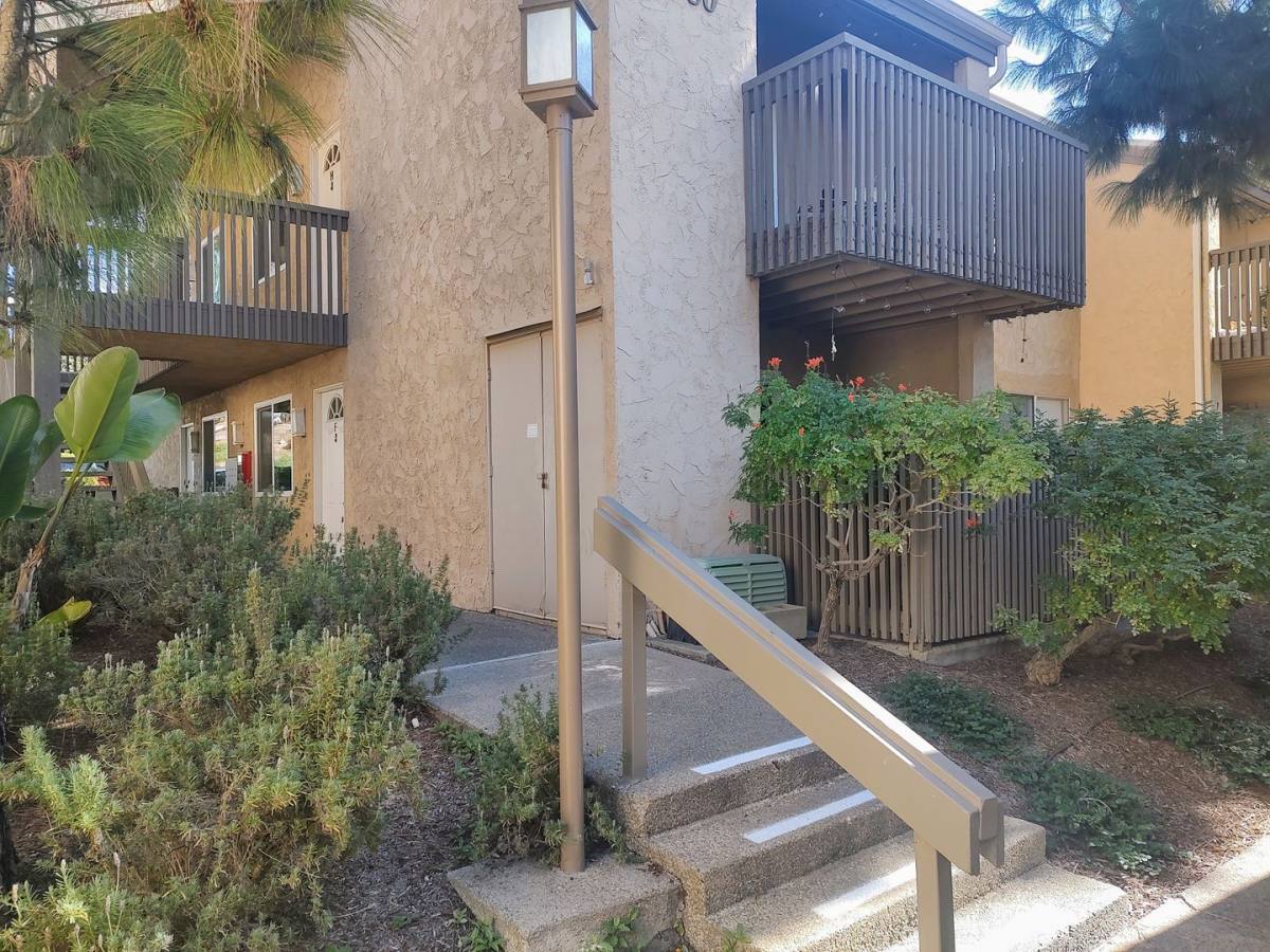 Condo for rent at 8680 Via Mallorca F, La Jolla, CA 92037