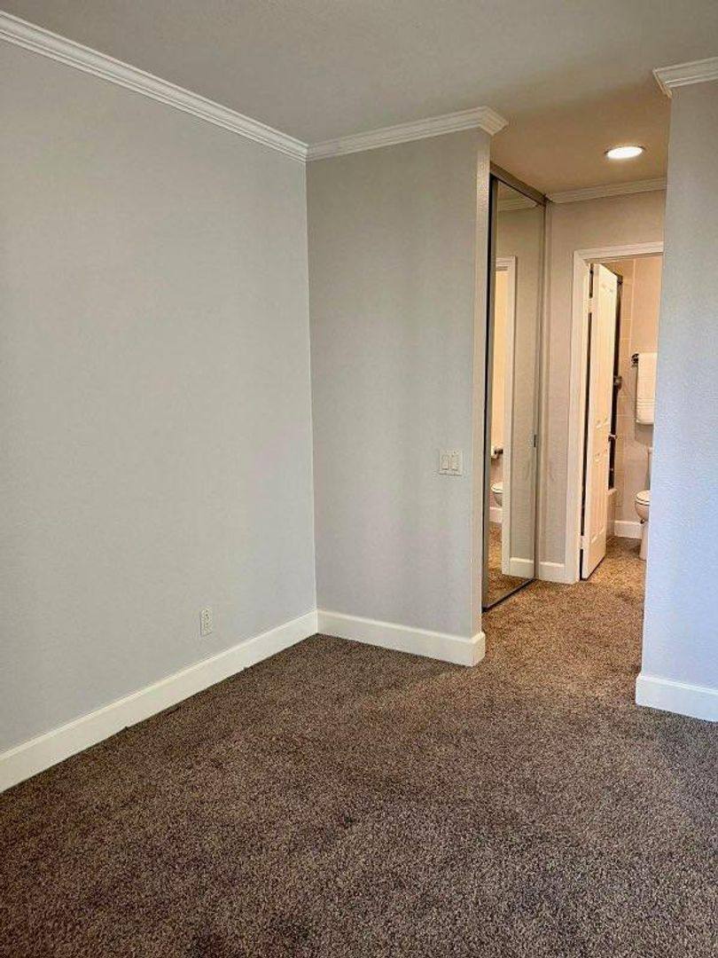 Condo for rent at 8680 Via Mallorca F, La Jolla, CA 92037